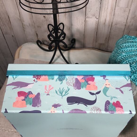Mermaid Gift Set! Cozy Mermaid Tail Slip In Blanket - Aqua Teal Mix in Deco Box - Picture 9 of 9
